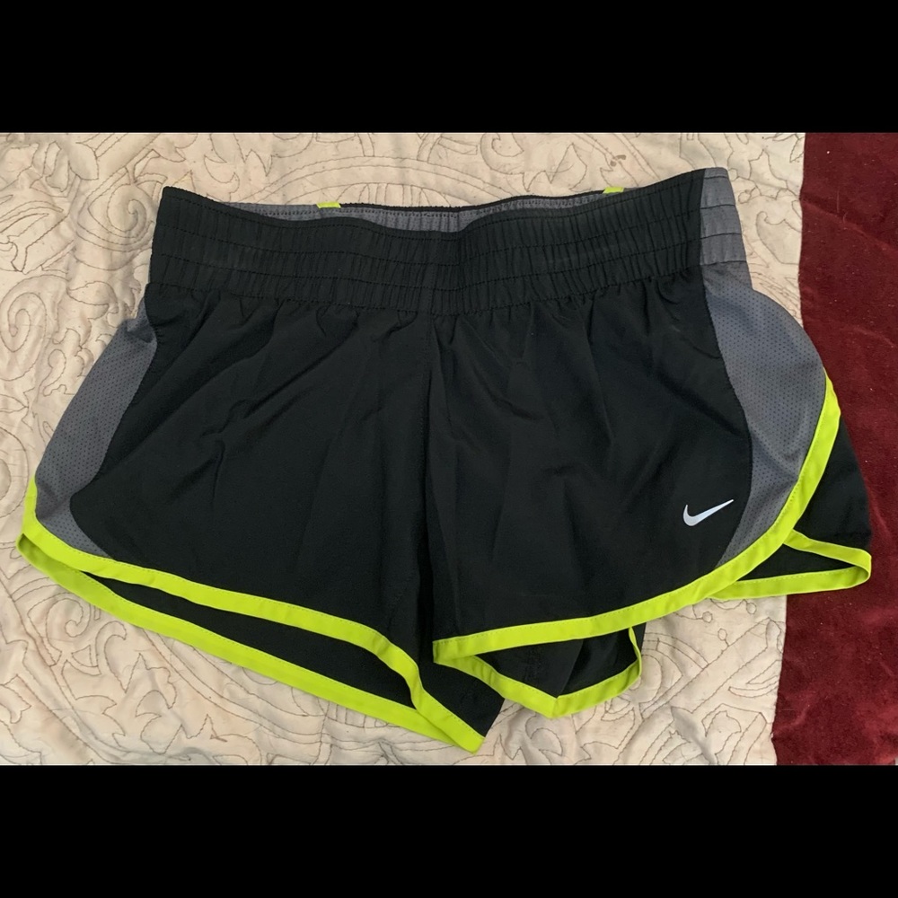 Nike running short